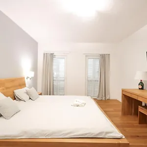 https://sunset-boutiqe-apartment-old-town-zadar.hotelinzadar.com